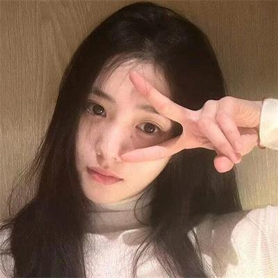 腰间持枪